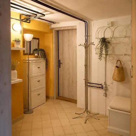 Roseart Nest Apartmán *